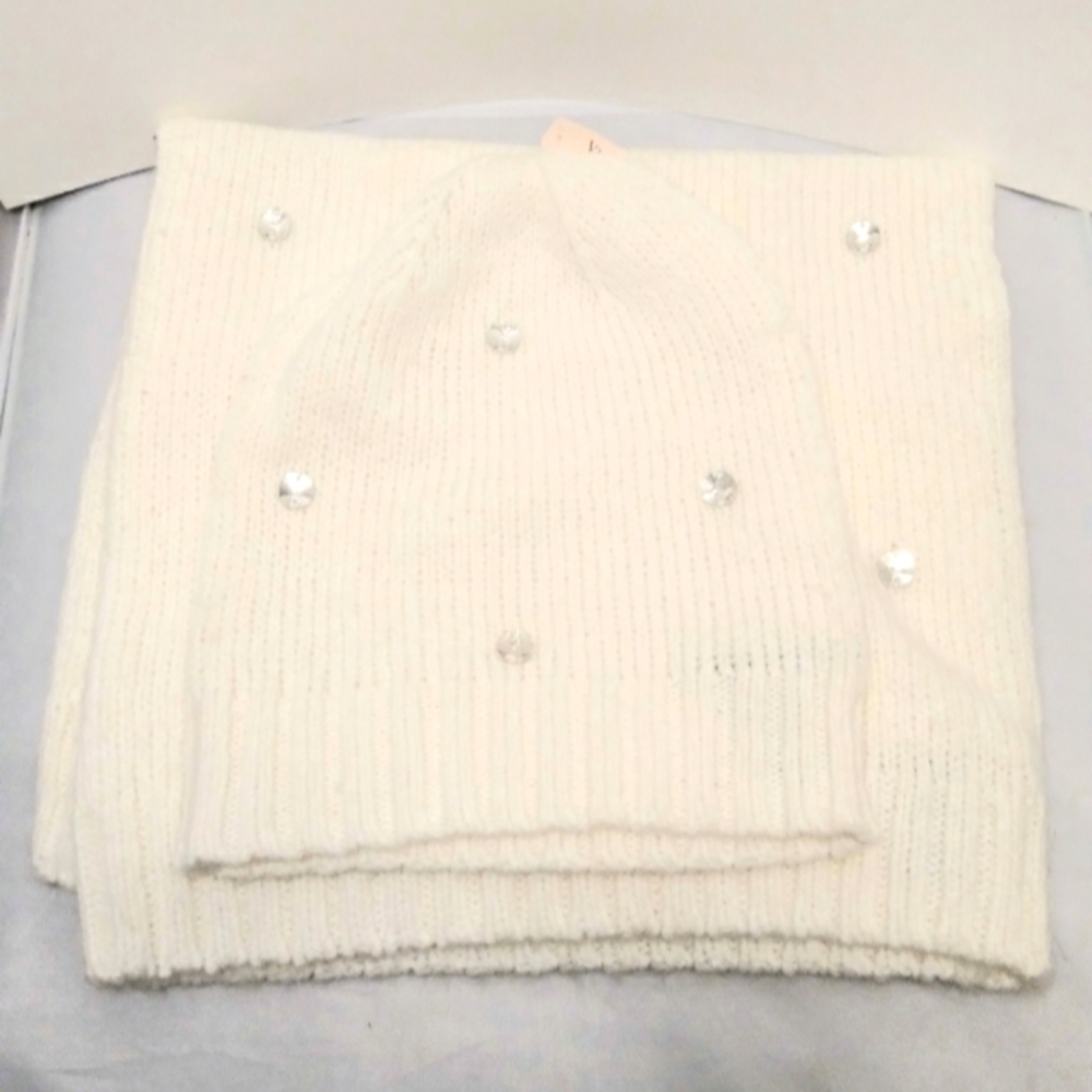 NWTS Victoria's Secret Gem Hat & Scarf